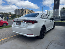 Cargar imagen en el visor de la galería, Toyota Corolla Hybrid XEI Modelo 2025

