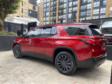 Cargar imagen en el visor de la galería, Chevrolet Traverse RS Modelo 2023
