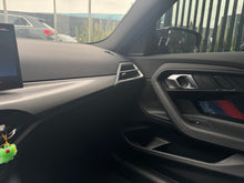 Cargar imagen en el visor de la galería, BMW M240i Modelo 2026
