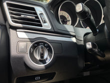 Cargar imagen en el visor de la galería, Mercedes-Benz E200 Cabriolet Modelo 2014
