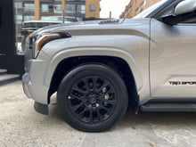 Cargar imagen en el visor de la galería, Toyota Sequoia SR5 Sport Modelo 2025
