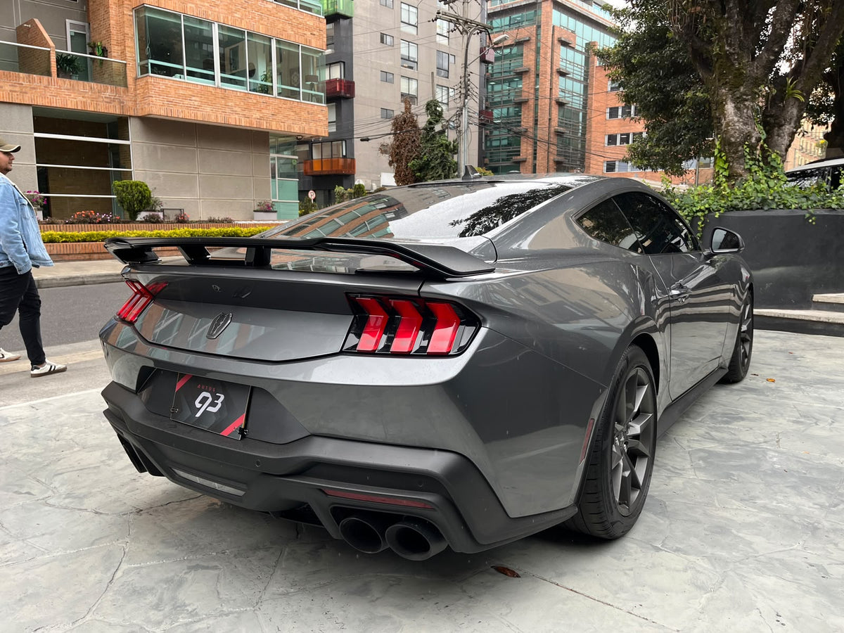 Ford Mustang Dark Horse Modelo 2025