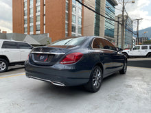 Cargar imagen en el visor de la galería, Mercedes-Benz C180 Modelo 2016
