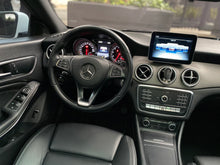Cargar imagen en el visor de la galería, Mercedes-Benz CLA 180 Modelo 2019
