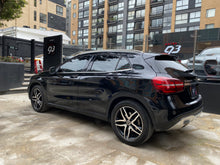 Cargar imagen en el visor de la galería, Mercedes-Benz GLA 200 Modelo 2018

