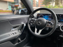 Cargar imagen en el visor de la galería, Mercedes-Benz A200 Hatchback Modelo 2020
