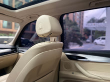 Cargar imagen en el visor de la galería, BMW X5 xDrive50I Modelo 2017
