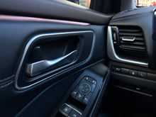 Cargar imagen en el visor de la galería, Nissan X-Trail Exclusive e-POWER Modelo 2024
