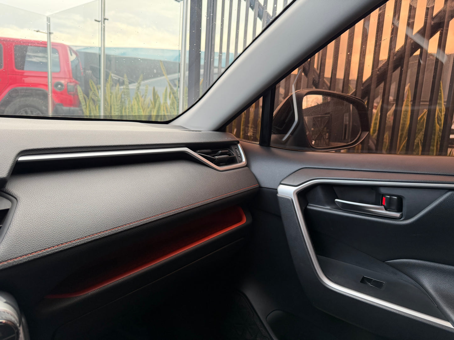 Toyota RAV4 X-ROAD 2.5 Modelo 2020 - Autos 93