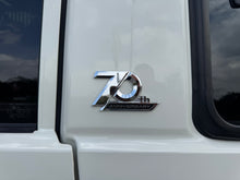 Cargar imagen en el visor de la galería, Toyota Land Cruiser VDJ71L Modelo 2022
