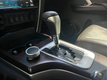 Cargar imagen en el visor de la galería, Toyota Fortuner Modelo 2017
