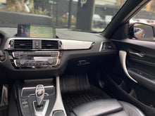 Cargar imagen en el visor de la galería, BMW M240I Cabriolet Modelo 2021
