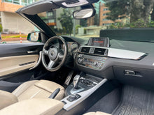 Cargar imagen en el visor de la galería, BMW M240I Cabriolet Modelo 2019
