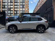 Cargar imagen en el visor de la galería, Nissan X-Trail Exclusive e-POWER Modelo 2024
