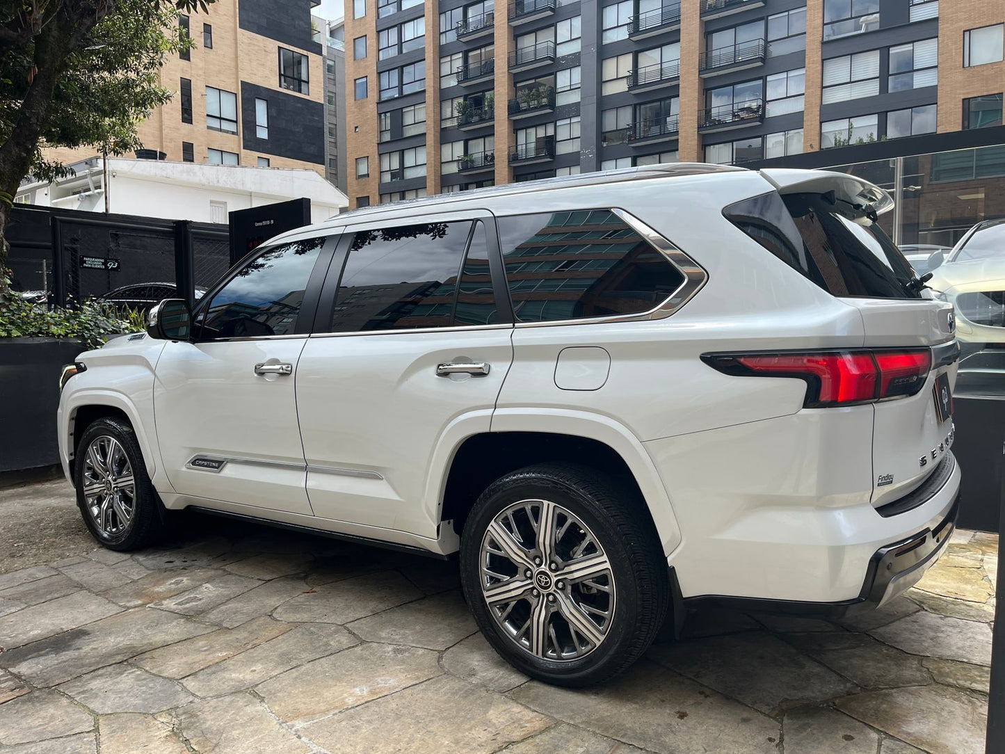 Toyota Sequoia Capstone Modelo 2024 - Autos 93