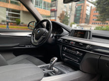 Cargar imagen en el visor de la galería, BMW X5 xDrive35I Modelo 2017
