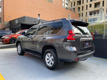 Cargar imagen en el visor de la galería, Toyota Prado TXL Modelo 2024
