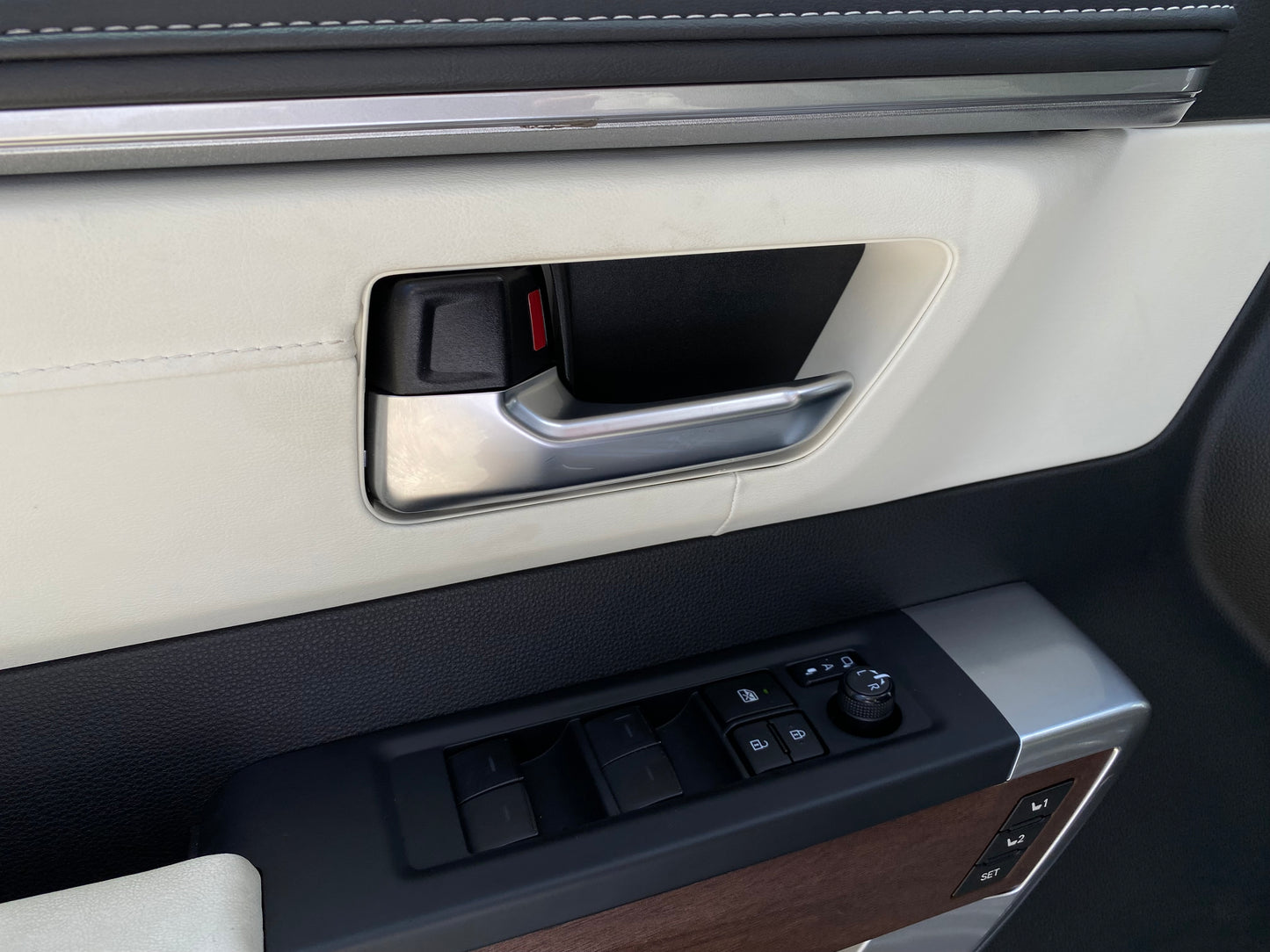 Toyota Sequoia Capstone Hibrida Modelo 2026 (IMPORTACIÓN) - Autos 93