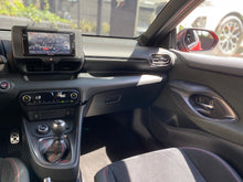 Cargar imagen en el visor de la galería, Toyota GR Yaris Modelo 2024
