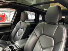 Cargar imagen en el visor de la galería, Porsche Cayenne S Modelo 2017
