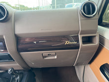 Cargar imagen en el visor de la galería, Toyota Land Cruiser VDJ71L Modelo 2022
