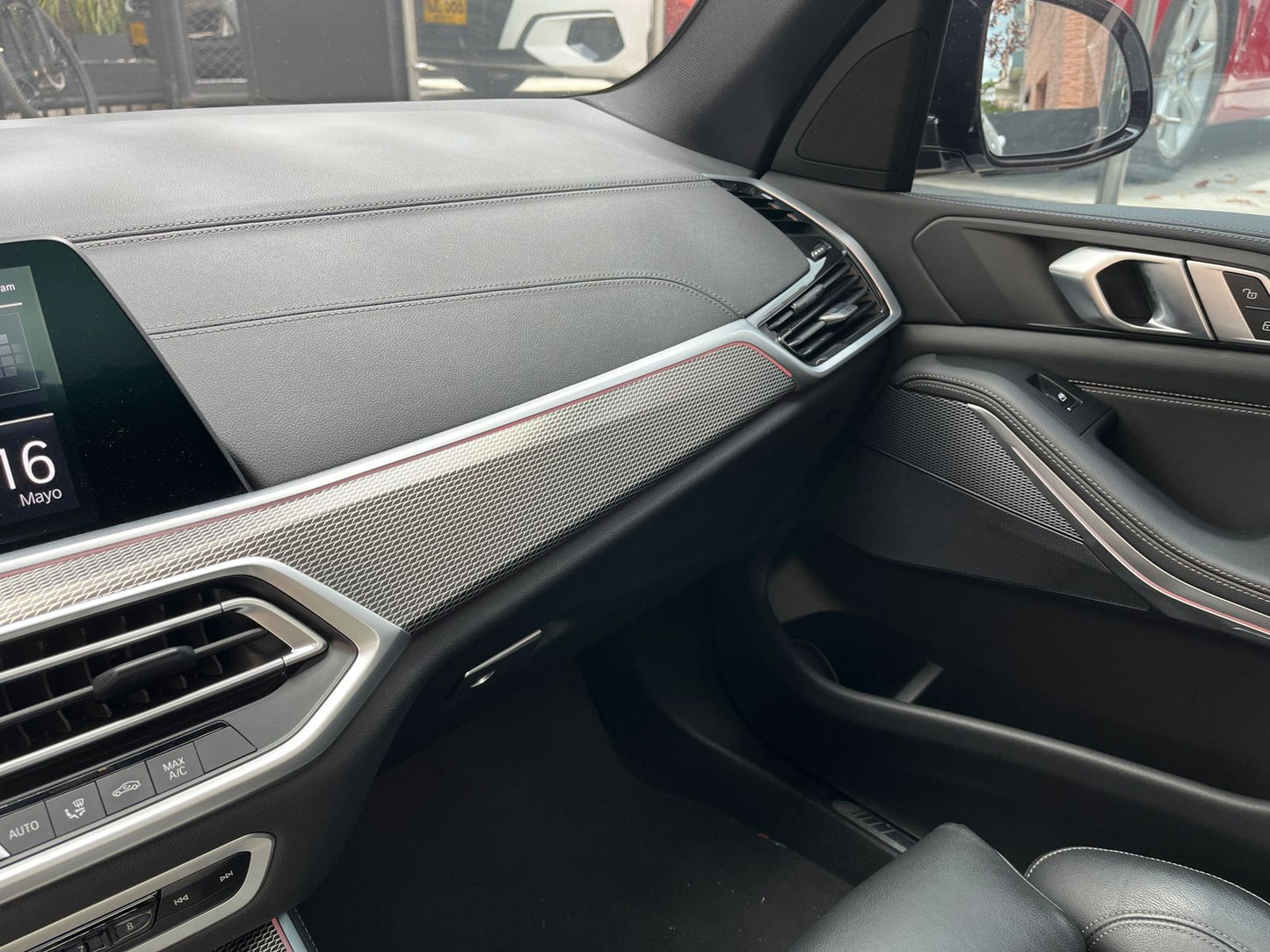 BMW X5 M50i xDrive Modelo 2021 - Autos 93