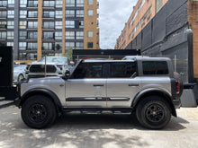 Cargar imagen en el visor de la galería, Ford Bronco Wildtrak Blindada Modelo 2024
