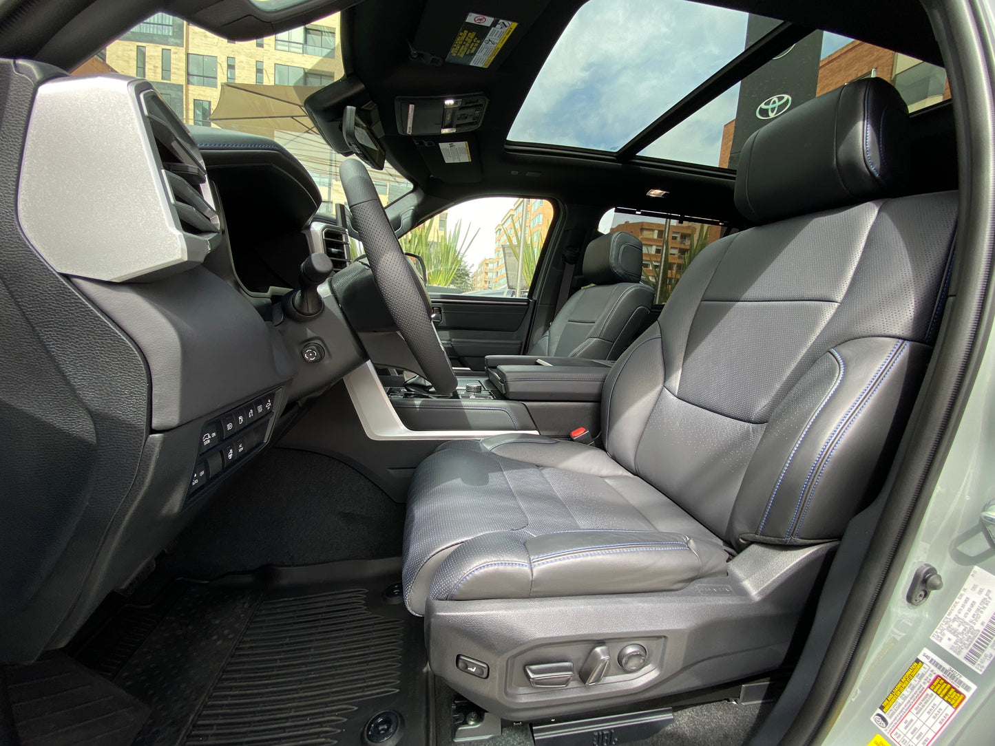 Toyota Sequoia Platinum Hibrida Modelo 2026 (IMPORTACIÓN) - Autos 93