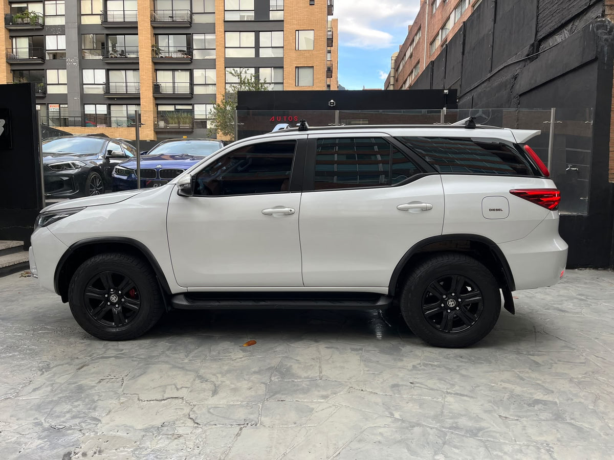 Toyota Fortuner SR Diesel Modelo 2023