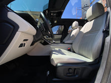 Cargar imagen en el visor de la galería, Land Rover Range Rover Velar P340S Híbrida Modelo 2021
