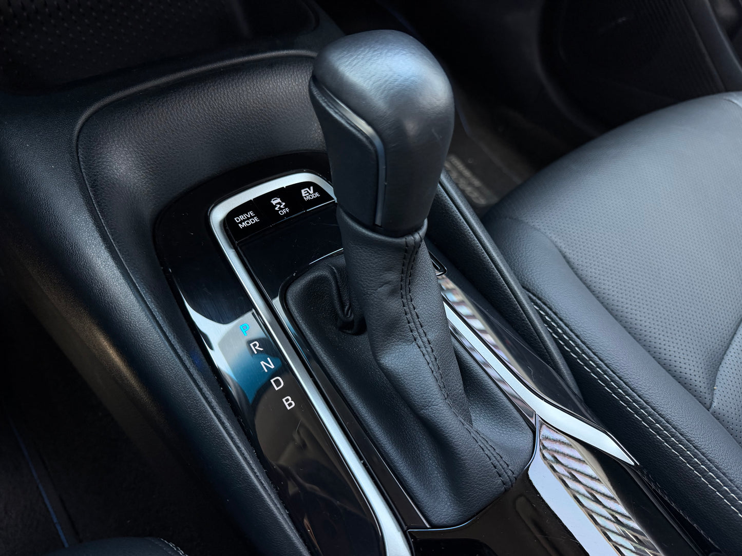 Toyota Corolla XEi Hybrid Modelo 2024 - Autos 93