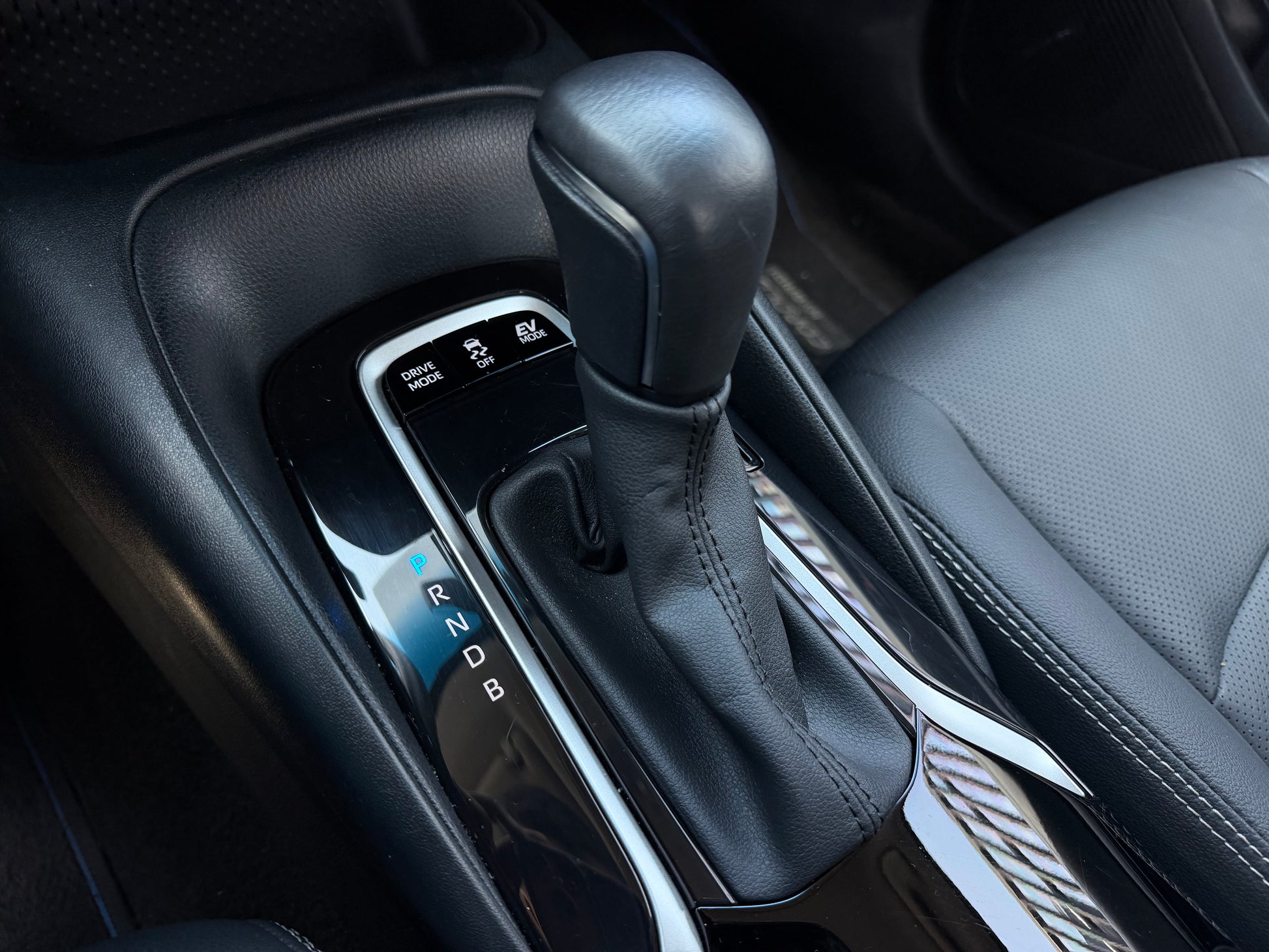 Toyota Corolla XEi Hybrid Modelo 2024 - Autos 93