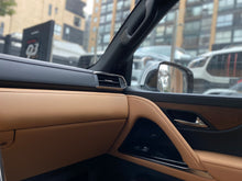 Cargar imagen en el visor de la galería, Lexus LX700H Modelo 2025
