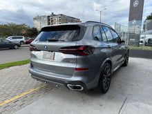 Cargar imagen en el visor de la galería, BMW X5 xDrive50e Modelo 2024
