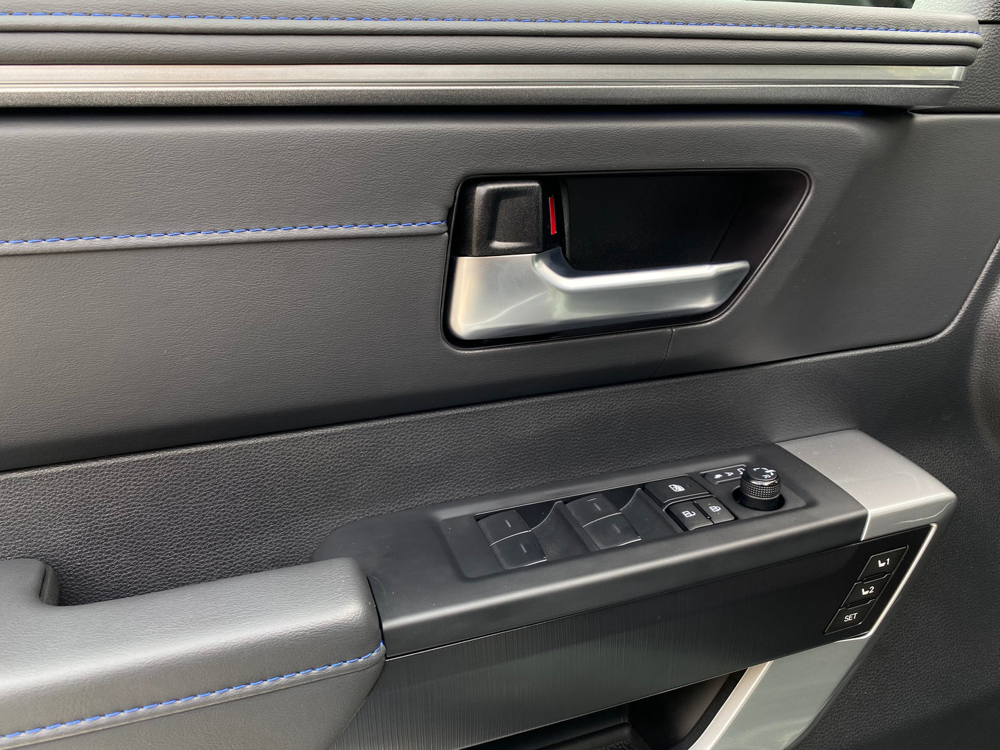 Toyota Sequoia Platinum Hibrida Modelo 2026 (IMPORTACIÓN) - Autos 93