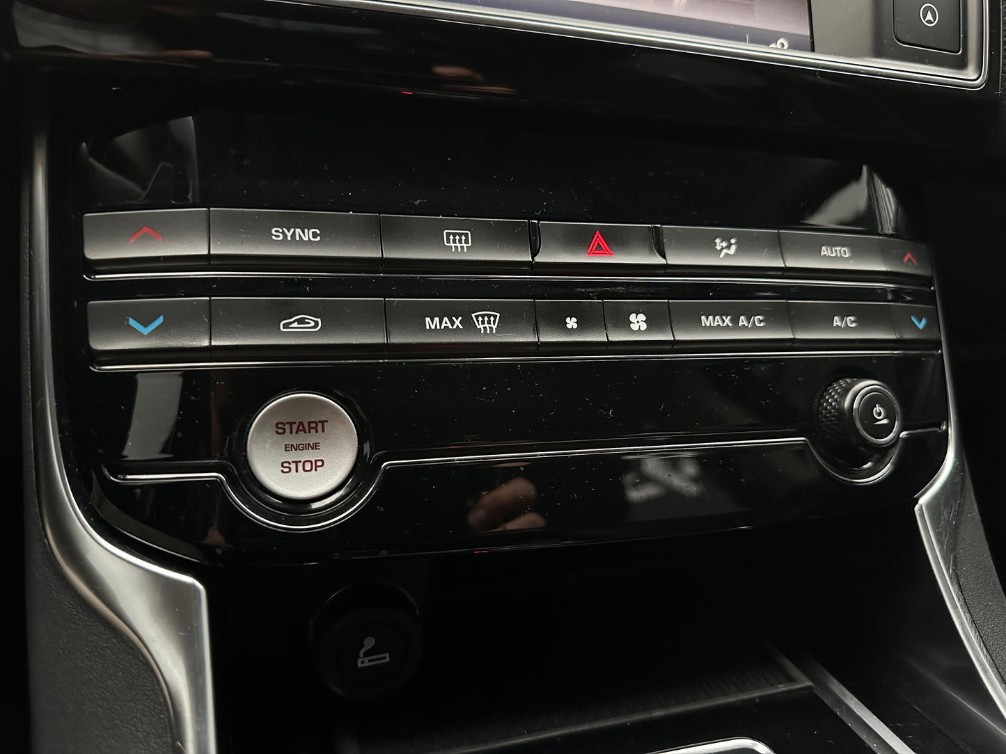 Jaguar XE Prestige Modelo 2018