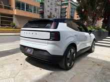 Cargar imagen en el visor de la galería, Volvo EX30 Recharge Plus Modelo 2024
