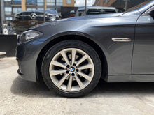 Cargar imagen en el visor de la galería, BMW 520I Modelo 2016
