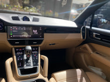 Cargar imagen en el visor de la galería, Porsche Cayenne Coupe Modelo 2022
