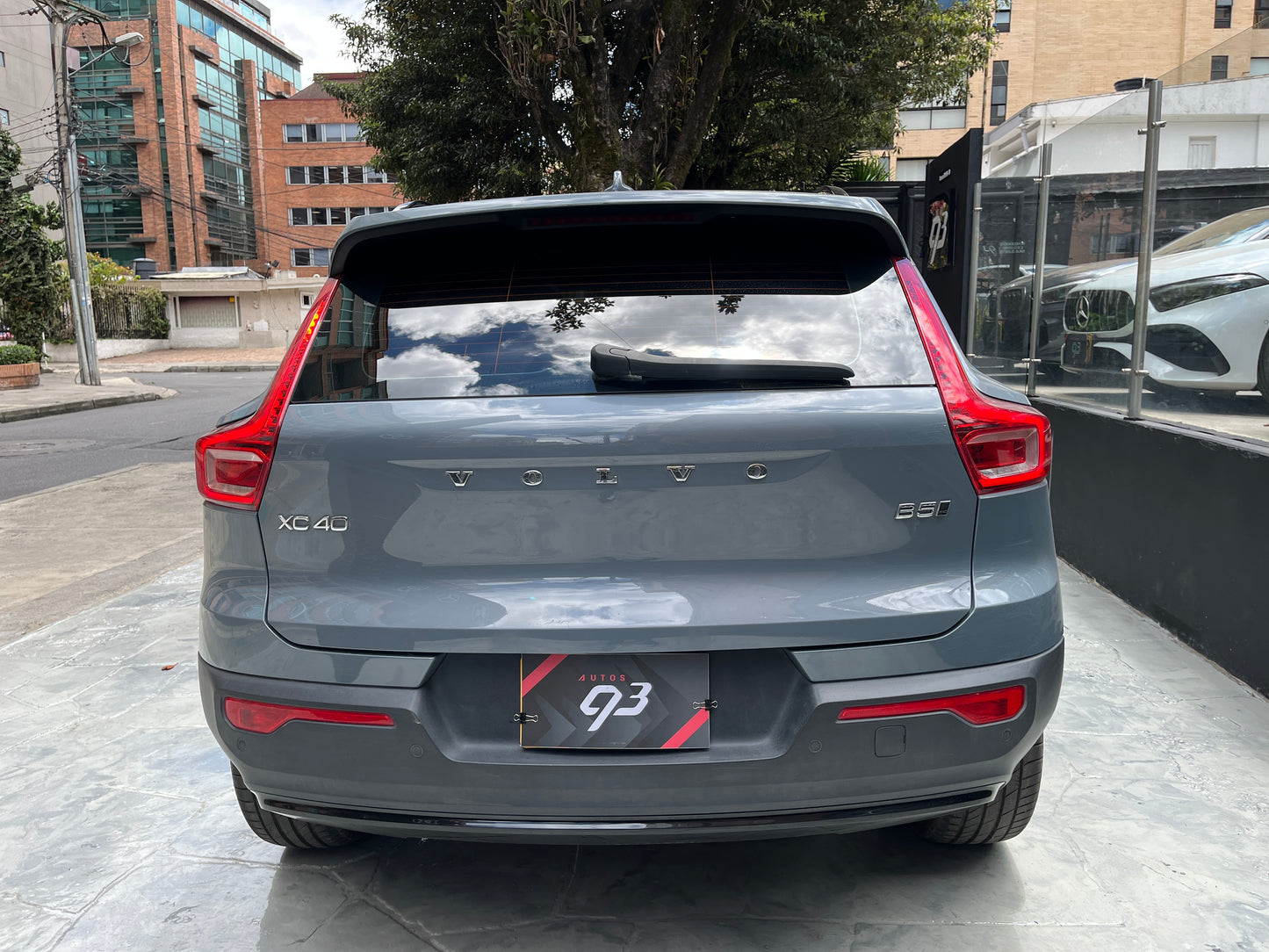 Volvo XC40 B5 AWD Hybrid Modelo 2023