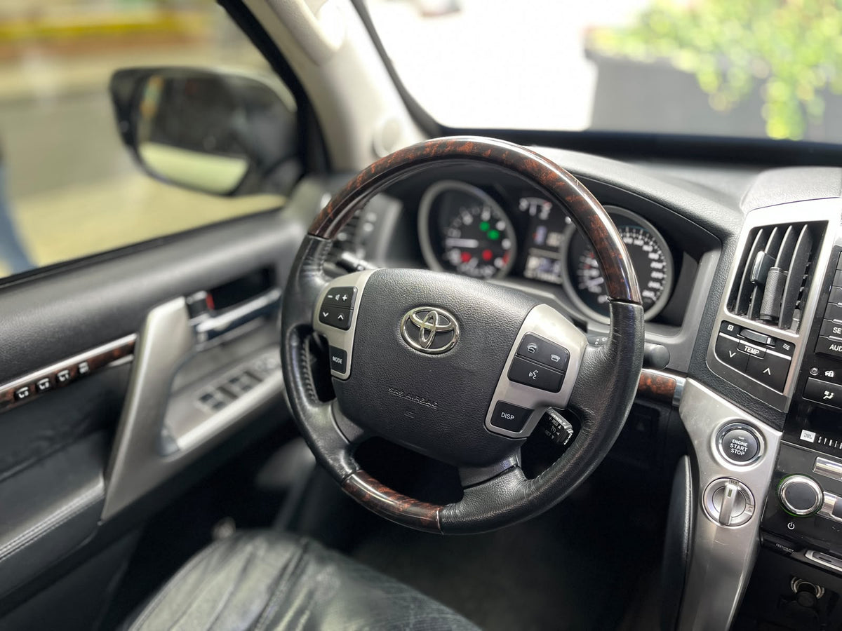 Toyota Land Cruiser 200 Modelo 2013 Blindada