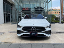 Cargar imagen en el visor de la galería, Mercedes-Benz CLA 200 Modelo 2024
