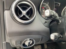 Cargar imagen en el visor de la galería, Mercedes-Benz GLA 200 Modelo 2016

