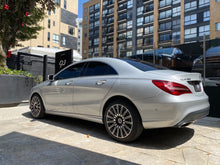 Cargar imagen en el visor de la galería, Mercedes-Benz CLA 180 Modelo 2019
