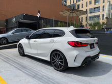 Cargar imagen en el visor de la galería, BMW M135I xDrive Modelo 2022
