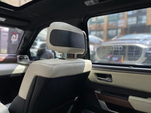 Cargar imagen en el visor de la galería, Toyota Sequoia Capstone Hibrida Blindada Modelo 2024
