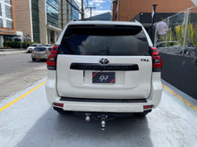 Cargar imagen en el visor de la galería, Toyota Prado TXL Blindada Modelo 2018
