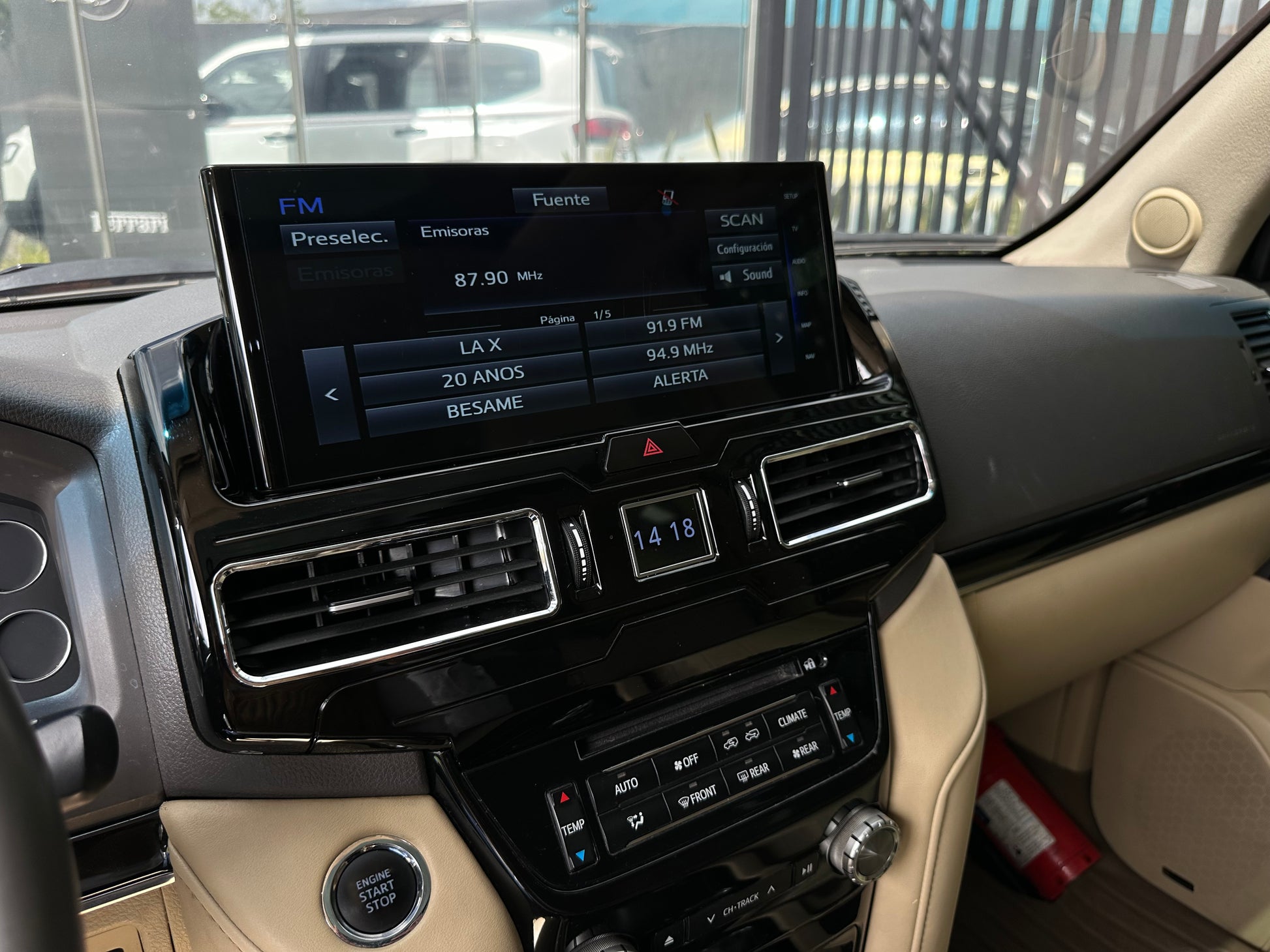Toyota Land Cruiser 200 VX V8 Executive Lounge modelo 2017 - Autos 93