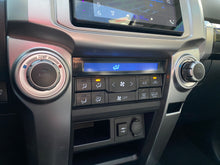 Cargar imagen en el visor de la galería, Toyota 4Runner SR5 Modelo 2023
