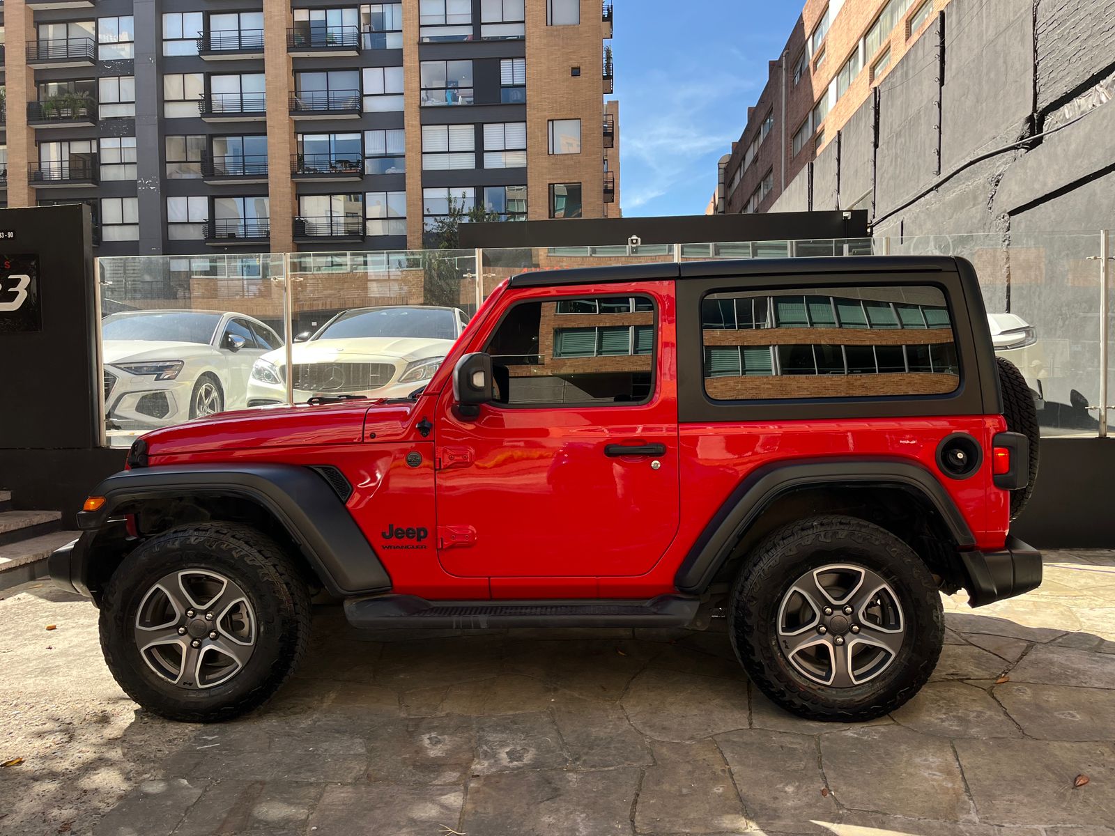 Jeep Wrangler Sport Modelo 2022 - Autos 93